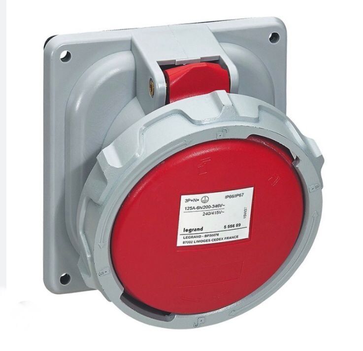 Toma semiempotrable tipo clavija 63A 3P+T |555588| -Legrand-